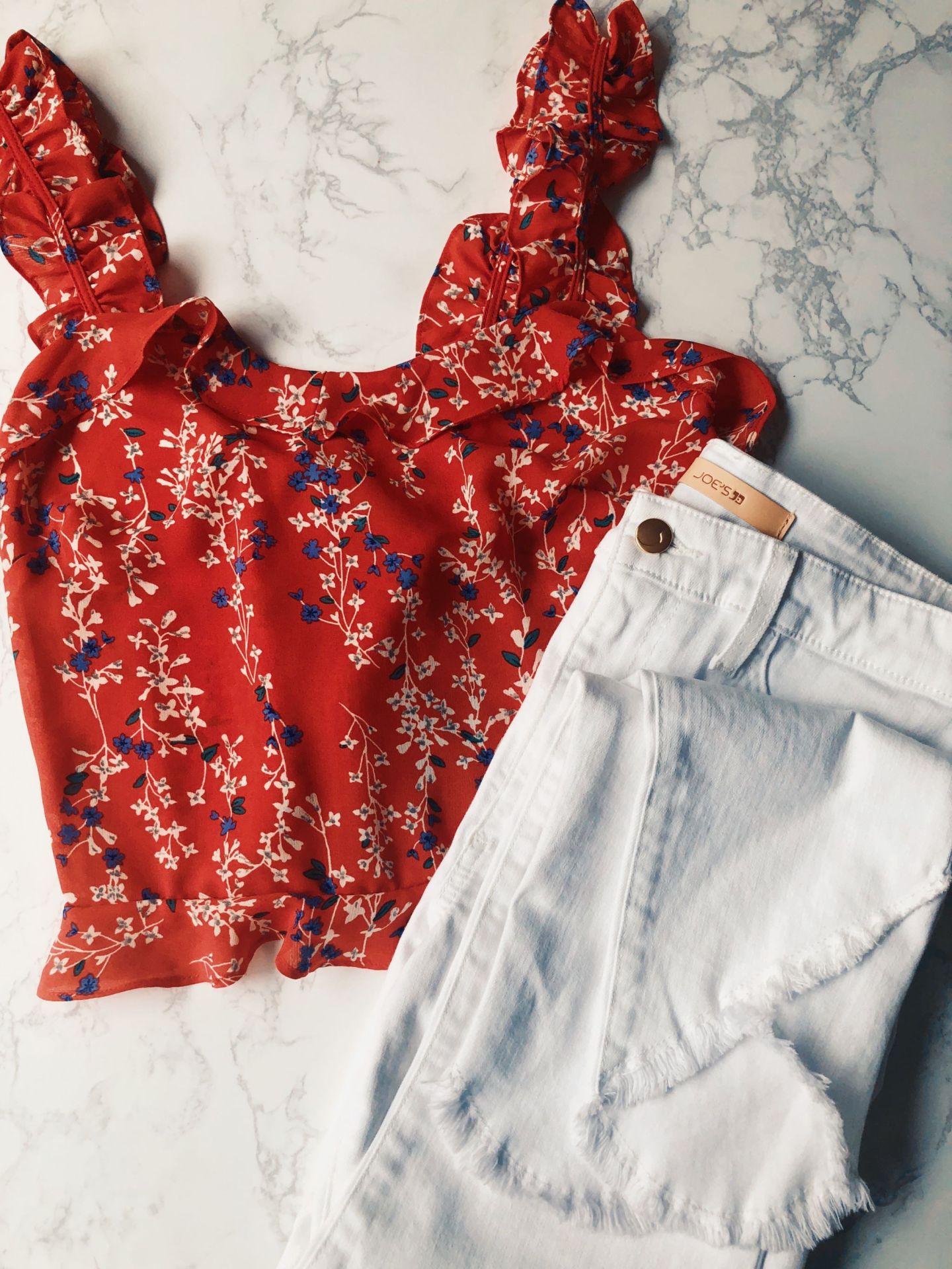 Shop The DC Darlings favorite looks for Spring South Moon Under! View the clothing, shoes, and accessories we purchased from a variety of brands. 